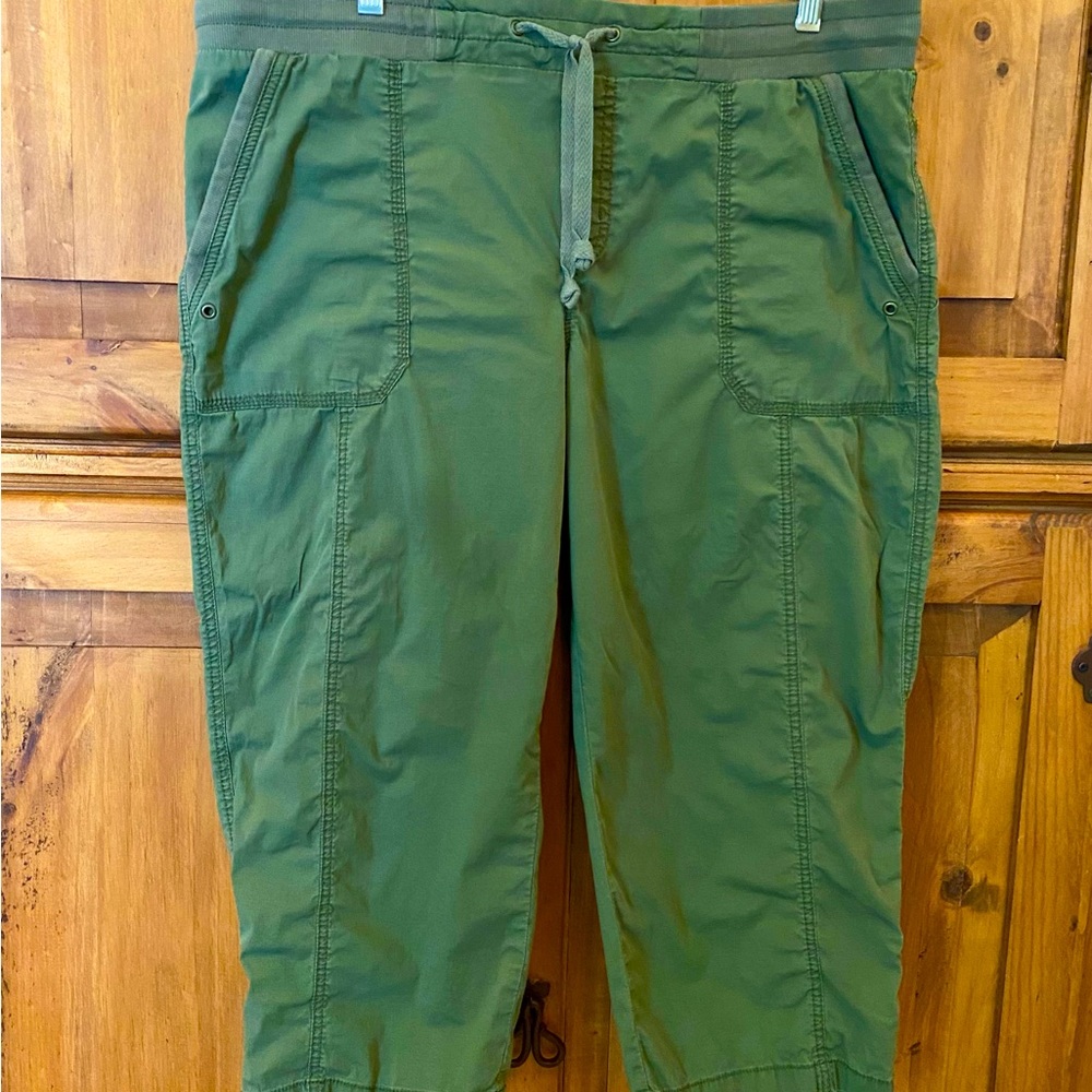 Natural Reflections Deep Green Cargo Capris, with Snap Cuffs, Size 16